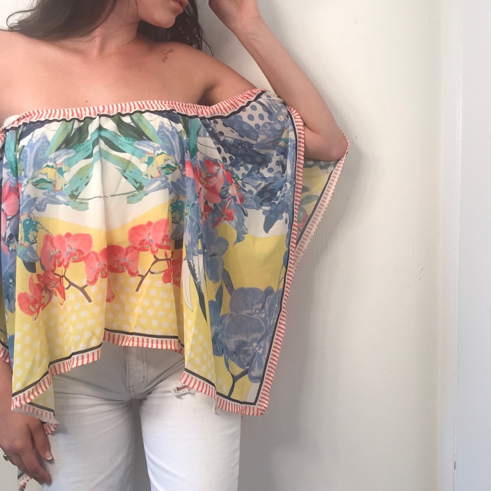 Flying Tomato flowing off the shoulder top - Picture 2 of 7